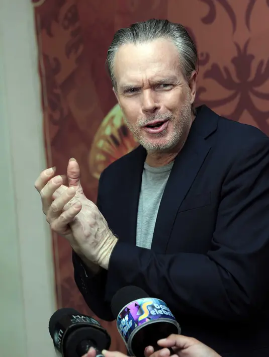 "Saya excited sekali bisa tampil di Golden Memories ini, kita akan bernyanyi dan menampilkan show yang luar biasa," kata Rick Price diwawancarai Bintang.com di Studio 5, Emtek, Jakarta, Senin (9/1/2017). (Deki Prayoga/Bintang.com)