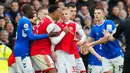 Perkelahian pemain Everton dan Arsenal pada pertandingan sepak bola Liga Inggris di Goodison Park, Liverpool, Inggris, 4 Februari 2023. Everton mengalahkan Arsenal dengan skor 1-0. (AP Photo/Jon Super)