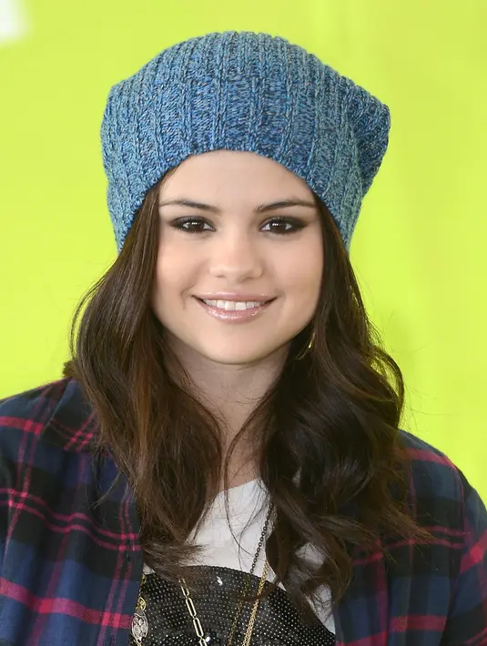 Pelantun Good For You itu menjawab dengan santai yang menjelaskan jika ia tak suka berpacaran dengan berondong. (Bintang/EPA)