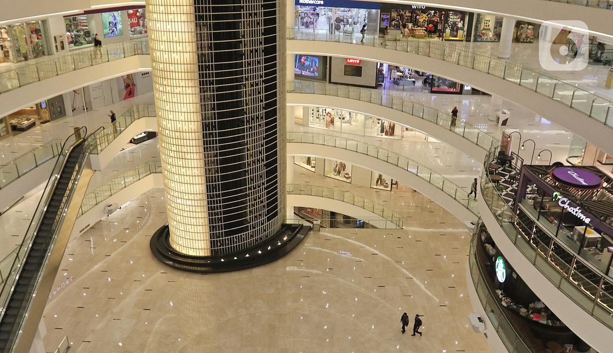 Suasana Mall Senayan City, Jakarta, Senin (15/6/2020). Pusat perbelanjaan atau mal di Jakarta kembali dibuka pada Senin (15/6) di masa PSBB transisi dengan jumlah pengunjung masih dibatasi hanya 50 persen dari kapasitas normal. (Liputan6.com/Herman Zakharia)