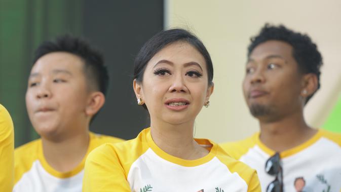 Kisah Nyata Asri Welas Sama Dengan Film Keluarga Cemara News Entertainment Fimela Com 8 tahun digenjot tiap malam, akhirnya asri welas hamil juga ~ gosip terbaru 22. kisah nyata asri welas sama dengan film