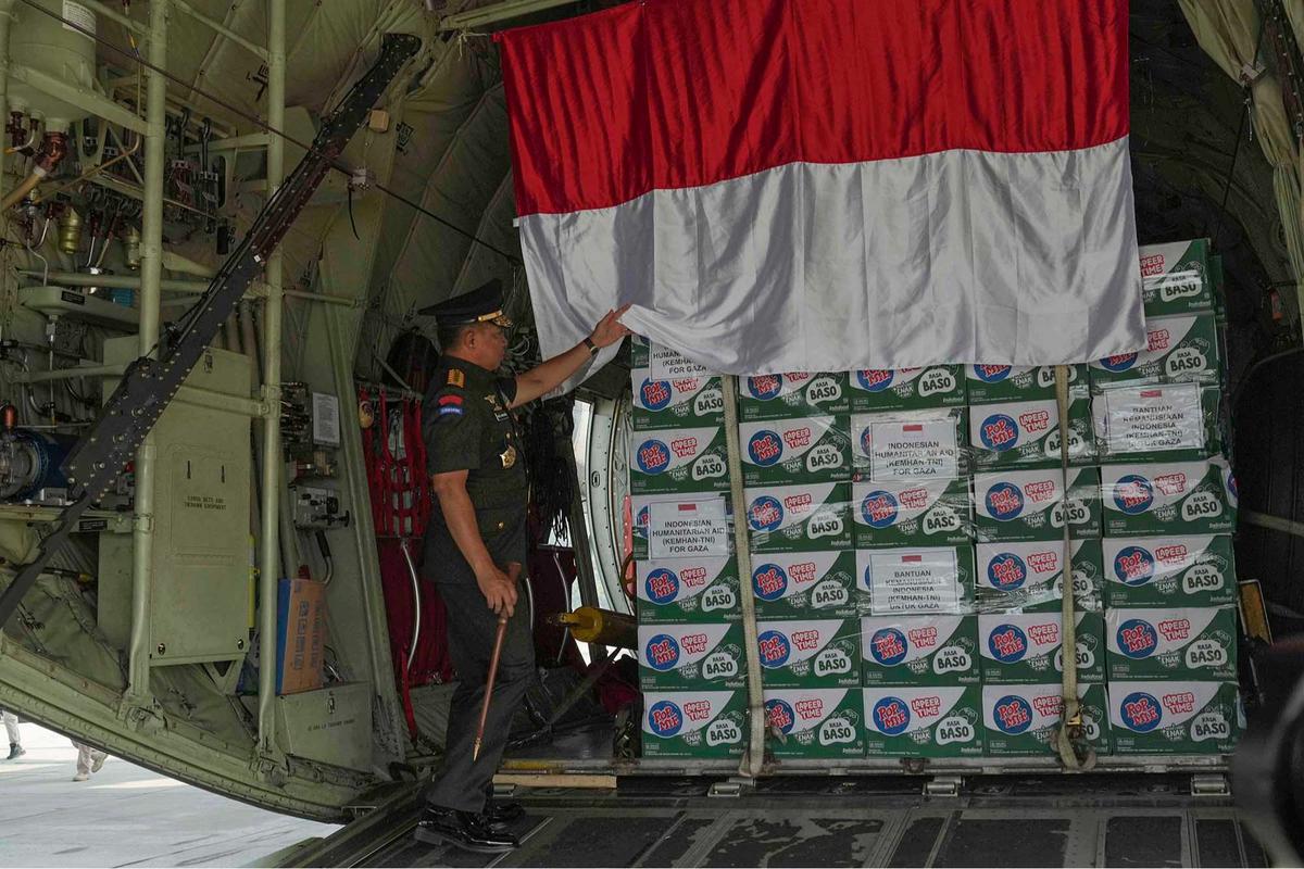 FOTO: Indonesia Kirim 800 Ton Bantuan untuk Gaza Lewat Misi Satgas Merah Putih II