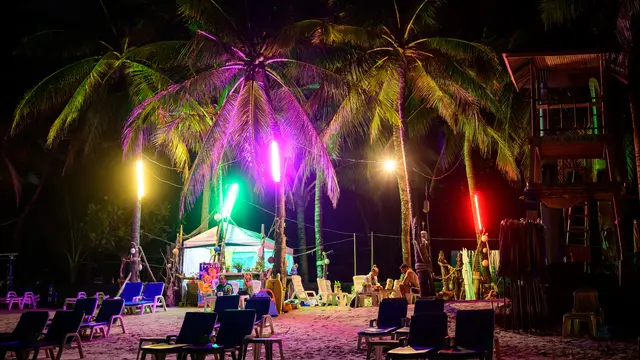 Geliat Turis di Pulau Phuket Thailand