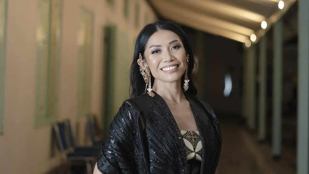 Anggun di Pura Mangkunegaran (Istimewa)