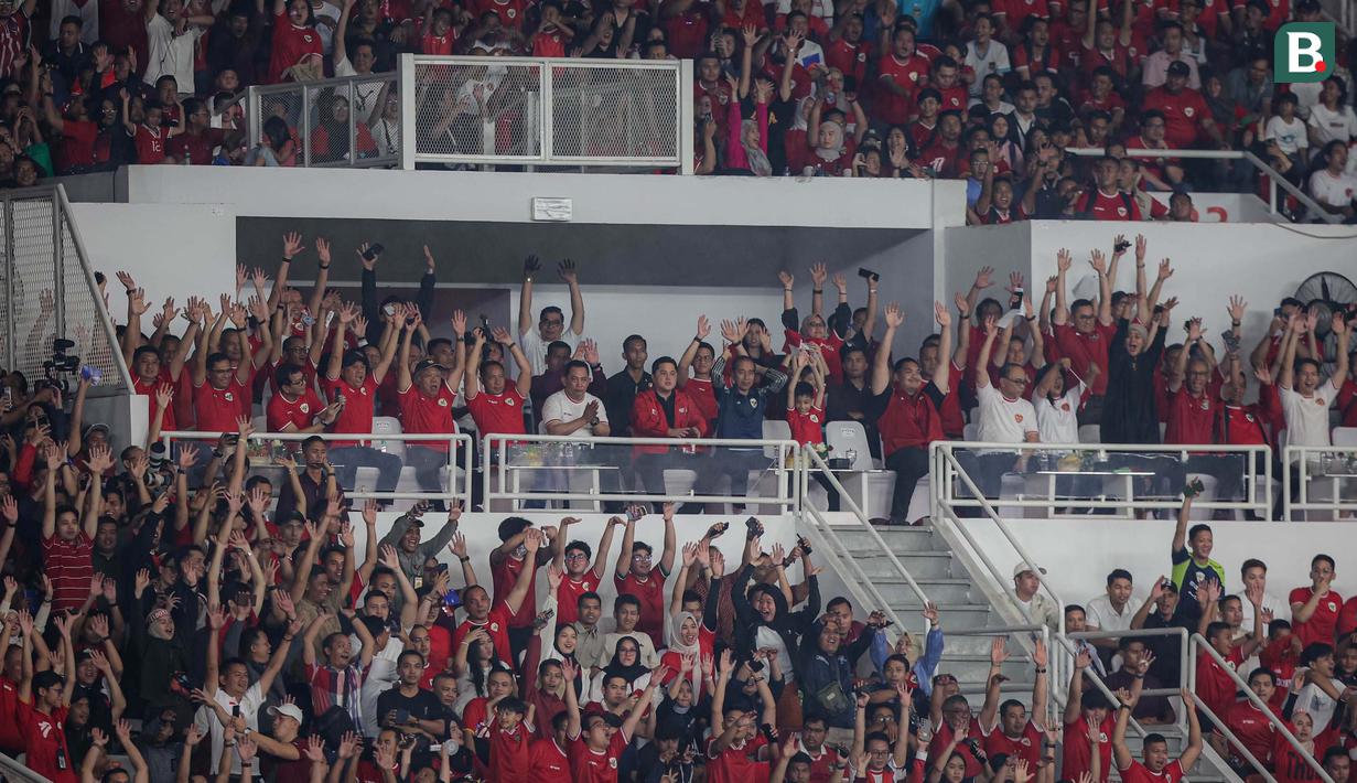 <p>Presiden RI, Joko Widodo, menyaksikan pertandingan Timnas Indonesia melawan Australia pada laga kedua Grup C Kualifikasi Piala Dunia 2026 Zona Asia di Stadion Utama Gelora Bung Karno (SUGBK), Jakarta Pusat, pada Selasa (10/9/2024). (Bola.com/Bagaskara Lazuardi)</p>