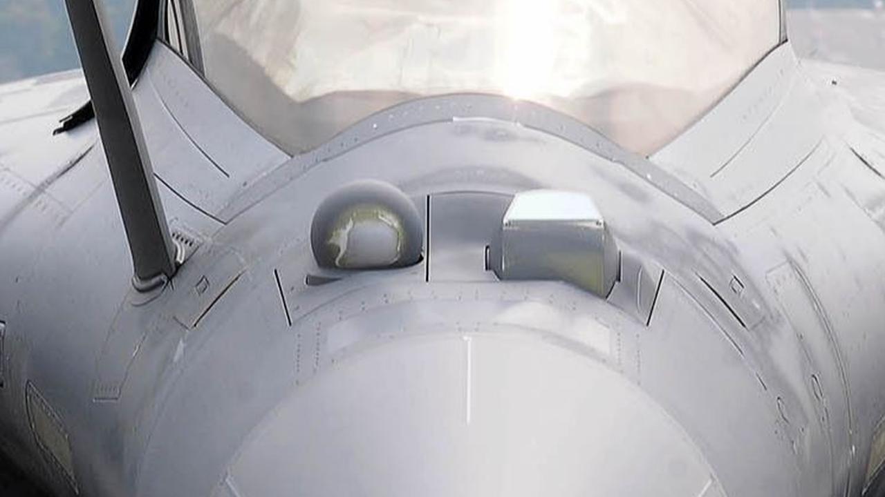 Jet tempur Rafale dapat terbang maksimal pada ketinggian 50 ribu kaki atau 15,24 km di atas permukaan laut.