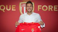 Stevan Jovetic resmi berseragam AS Monaco dan menandatangani kontrak berdurasi empat musim. (dok. AS Monaco)