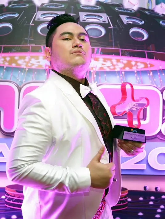 Dalam ajang yang sama, ini merupakan kemenangan ketiga kalinya buat Nassar. Ia berhasil mengalahkan penyanyi muda Danang DA, Ihsan Tarore, Irwan DA dan penyanyi lama Nurbayan. (Bambang E. Ros/Bintang.com)