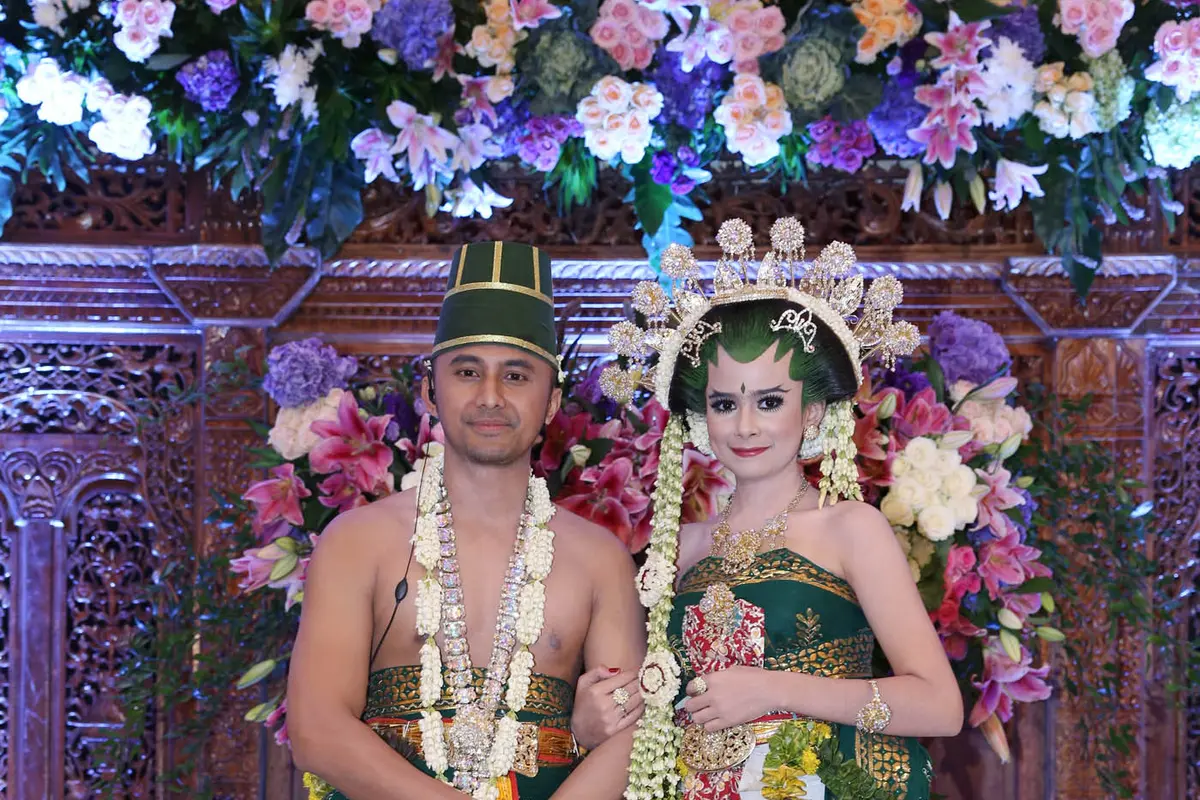 [Bintang] Hengky Kurniawan dan Sonya Fatmala