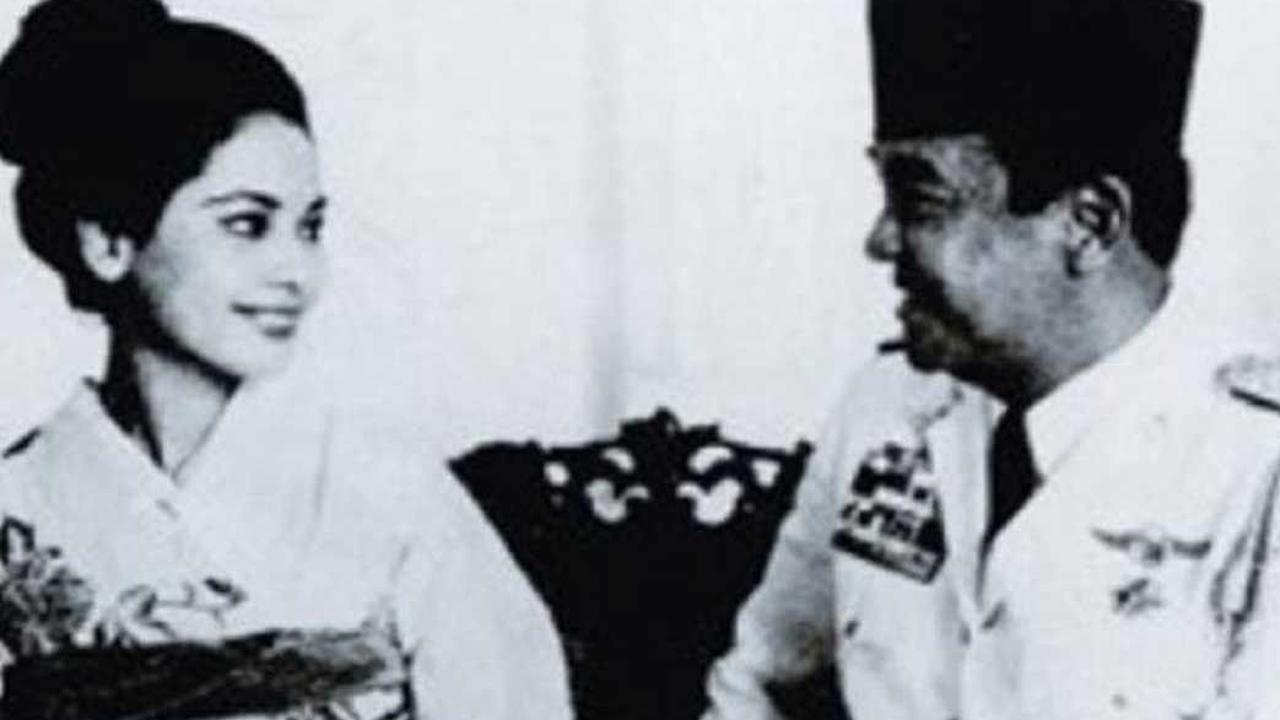 Nama Ratna Sari Dewi sendiri adalah pemberian Soekarno setelah keduanya menikah. Sebelumnya, Dewi Soekarno memiliki nama asli yaitu Naoko Nemoto.<br>