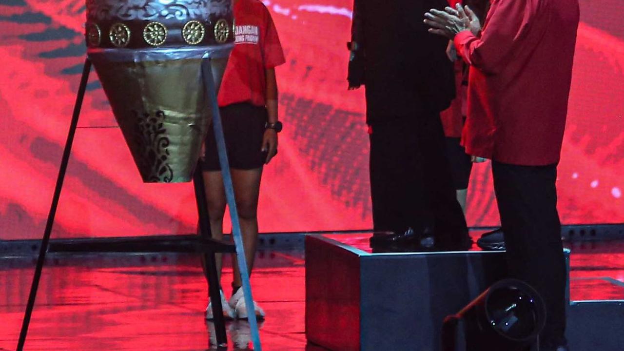 Djarot menjelaskan, bila ada anggota partai yang melanggar konstitusi, etika dan moral, maka dia sudah bukan menjadi bagian dari keluarga besar PDIP.&nbsp;Foto: Liputan6.com/Angga Yuniar<br>
