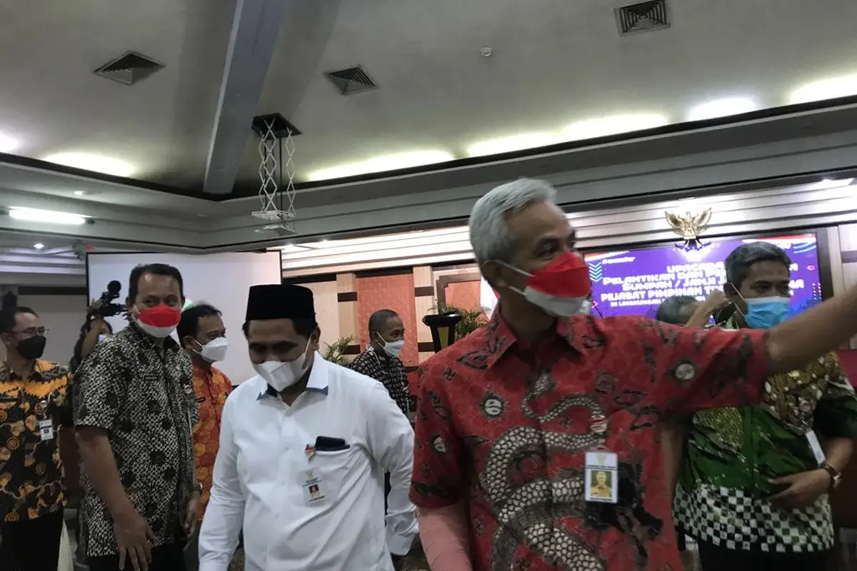 Foto Gubernur Jawa Tengah Ganjar Pranowo, Bersama Wakil Gubernur Jawa Tengah Taj Yasin