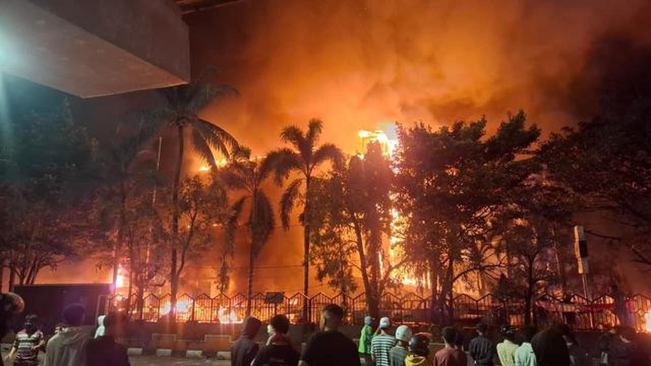Demo di Berbagai Daerah, Tito Karnavian Beberkan Kerugian Negara Tembus Puluhan Miliar