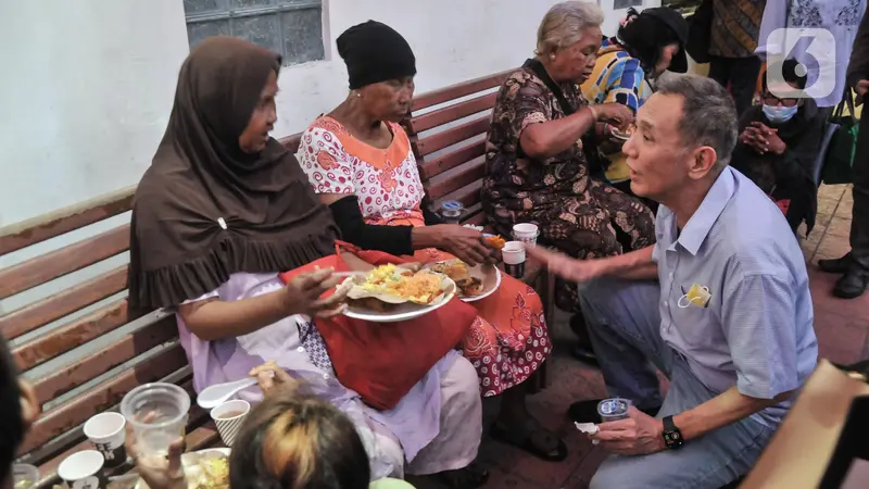 Kesederhanaan Jusuf Hamka Buka Puasa Bersama di Wihara Dharma Bhakti