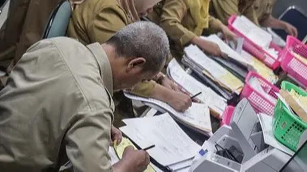 Wacana pihak swasta bisa mengisi jabatan eselon II, menyeruak seiring rencana revisi Undang-Undang Nomor 5 Tahun 2014 tentang Aparatur Sipil Negara (UU ASN).