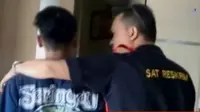 Polisi menangkap 7 remaja terkait kasus pembakaran orang hanya dengan motif iseng di Tegal, Jawa Tengah.