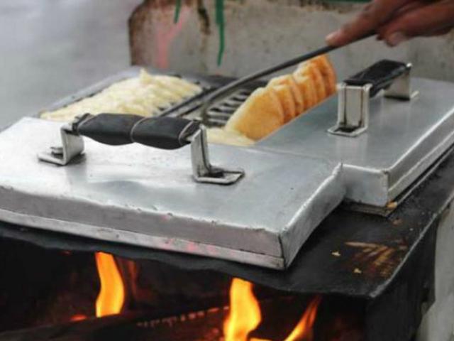 Kue Buroncong Penganan Makassar Tak Lekang Oleh Zaman Regional Liputan6 Com