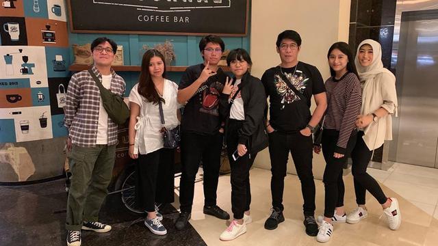 Terpaut Usia 18 Tahun, Ini 6 Potret Parto dan Istri Kedua