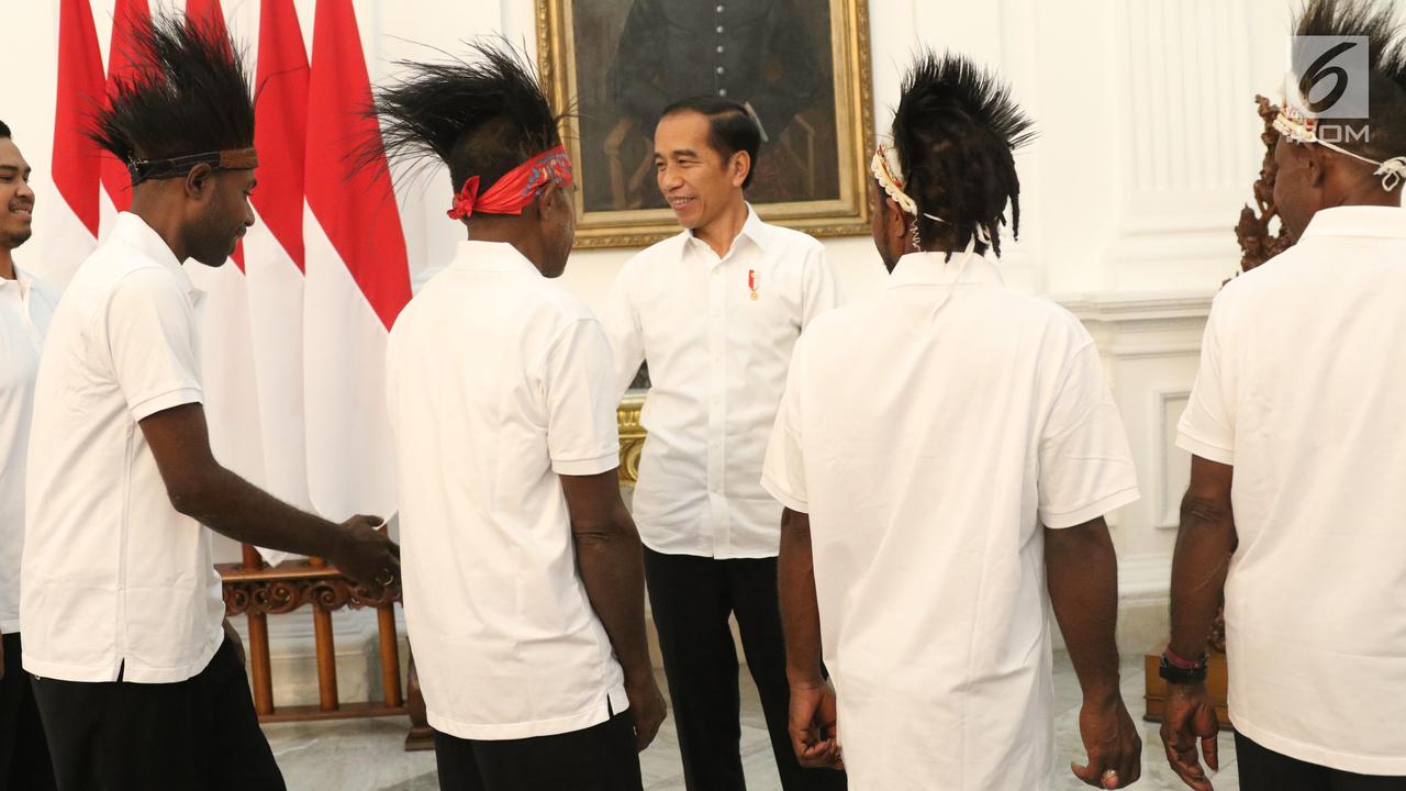 Jokowi Ajak Makan Siang Warga Papua