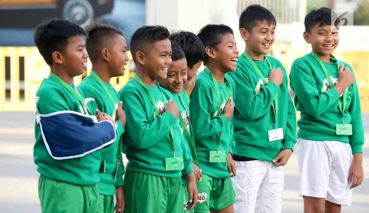 Delapan pemain terbaik MILO Football Championship 2018 saat mendapatkan kesempatan berlatih di Barça Academy Barcelona. Para pemain terbaik ini telah menjalani pelatihan selama lima hari sejak 30 September–3 Oktober. (Liputan6.com/Rizky)
