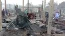 Kondisi rumah-rumah yang hangus terbakar setelah musibah kebakaran yang terjadi di kamp pengungsi Nayapara di Cox's Bazar, Bangladesh (14/1/2021). Kamp Nayapara merupakan tempat tinggal para pengungsi Rohingya yang telah melarikan diri dari penindasan di Myanmar. (AP Photo/Mohammed Faisal)