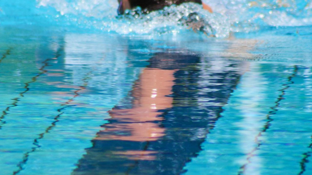 <b>Berenang</b>