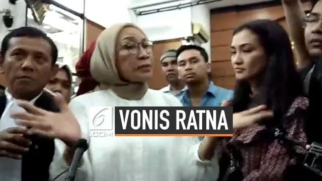 Ratna Sarumpaet menanggapi vonis 2 tahun penjara yang menimpanya. Ia disebut membuat keonaran karena ciptakan hoaks penganiayaan. Ratna tak terima dan menganggap vonis hakim bersifat politis.