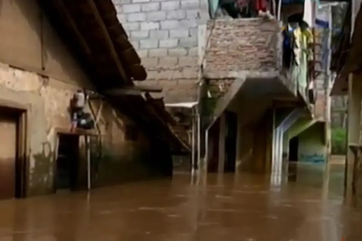 VIDEO: Intensitas Hujan Meninggi, Kawasan Cawang Terendam Banjir