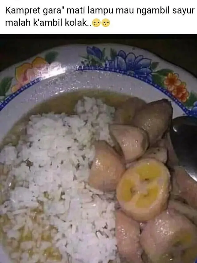 6 Potret Nasi Dicampur dengan Kuah Nyeleneh Ini Bikin Tak Nafsu Makan