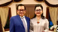 Pramono Anung dan Endang Nugrahani saat menghadiri acara dua undangan pernikahan (Dok.Instagram/@pramonoanungw/https://www.instagram.com/p/B2_pMELlKRe/Komarudin)