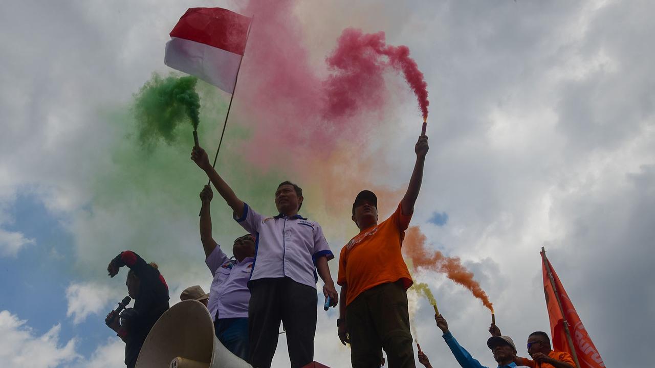 Polisi Cegah Pelajar di Karawang yang Hendak Ikut Demo Buruh ke Jakarta, 44 Orang Ditangkap