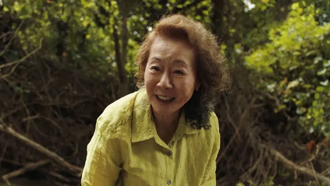 Youn Yuh Jung dalam Minari. (Foto: Dok. A24/ IMDb)