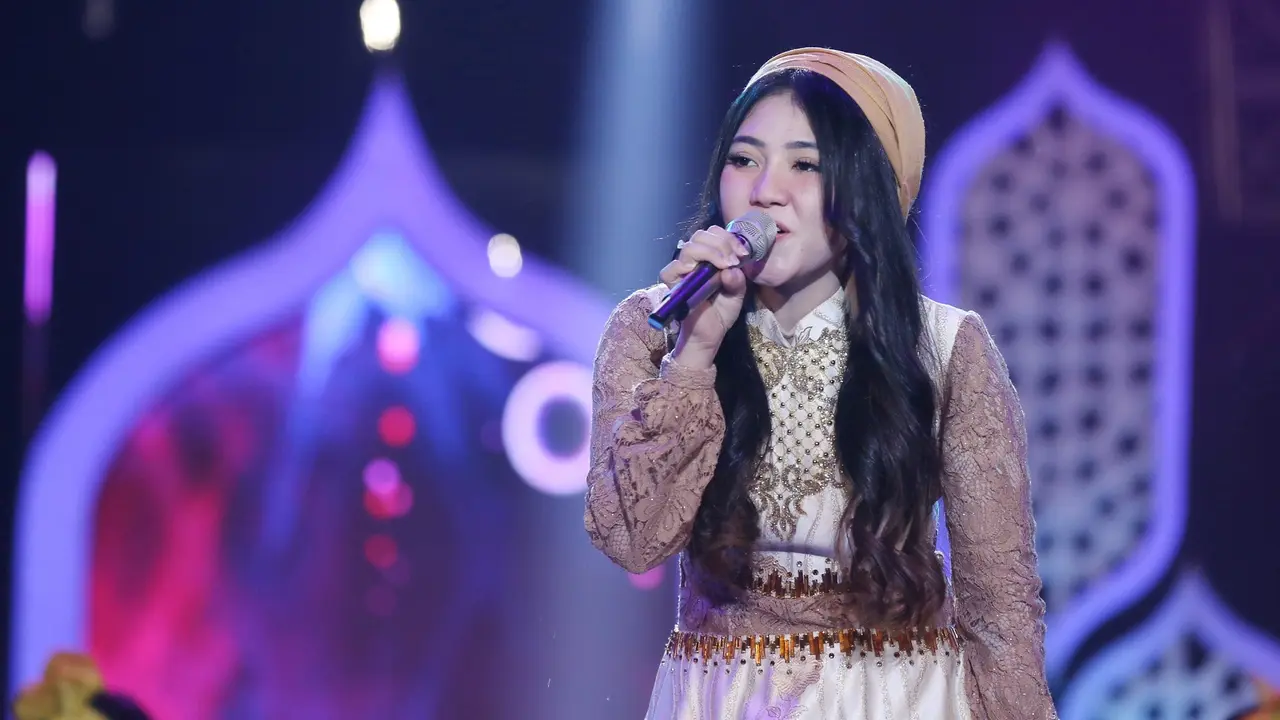 [Bintang] Via Vallen Persembahkan Cover Deen Assalam untuk Vyanisty