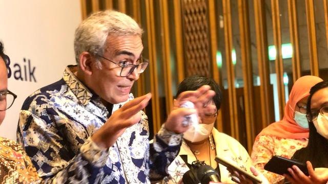 Presiden Direktur PT Roche Indonesia dr. Ait-Allah Mejri