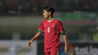 Pemain Timnas Indonesia U-19, Witan Sulaiman saat uji coba melawan Espanyol B pada laga persahabatan di Stadion GBLA, Bandung, (15/7/2017). Timnas U-19 kalah 2-4. (Bola.com/Nicklas Hanoatubun)