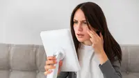 How to Remove Dark Spots on Face and 7 Tips to Prevent It