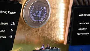 Hasil pemungutan suara U.N. General Assembly (UNGA) atau Majelis Umum PBB atas resolusi  konsekuensi hukum saran ICJ soal pendudukan Israel di Wilayah Palestina.(PBB/Evan Schneider)