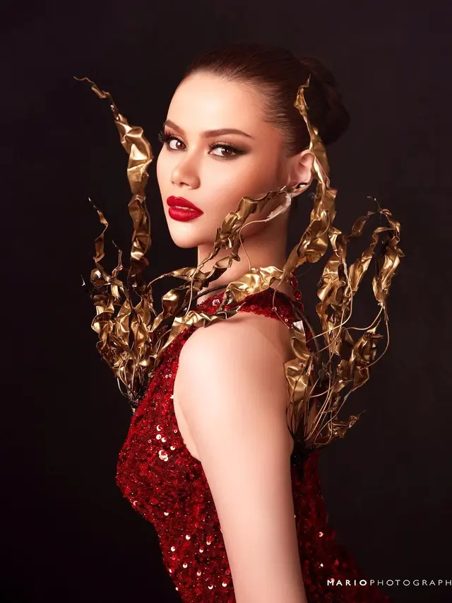 Tampil Glamor dengan Gaun Merah, Fabienne Nicole Gagal Masuk 20 Besar Miss Universe 2023