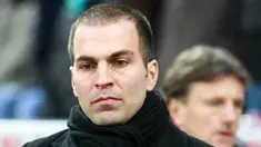 Ekspresi pelatih VfB Stuttgart, Markus Babbel di laga lanjutan Bundesliga melawan Bayer Leverkusen, 29 November 2009. Leverkusen unggul 4-0. AFP PHOTO DDP / JUERGEN SCHWARZ 