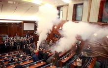 Rapat Parlemen di Kosovo diwarnai gas air mata