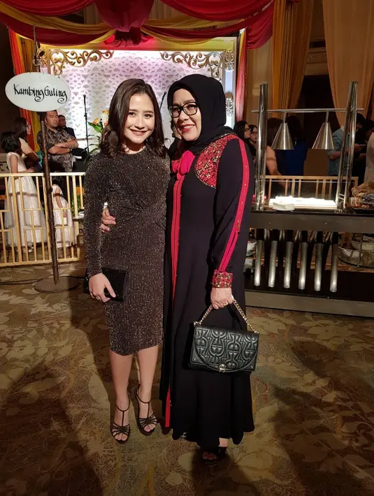 (Instagram/ullydjulita02)