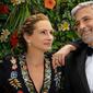 Julia Roberts dan George Clooney di film Ticket to Paradise. (Dok: Instagram&nbsp;https://instagram.com/tickettoparadise?igshid=YmMyMTA2M2Y=&nbsp;Liputan6.com dyahpamela)