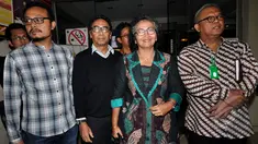Tim Hukum Penyelamat KPK mendatangi Bareskrim Mabes Polri,Jumat (23/1/2015). (Liputan6.com/Miftahul Hayat)