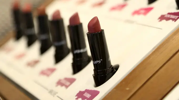 Ini 3 Kegunaan Lipstik yang Harus Kamu Tahu