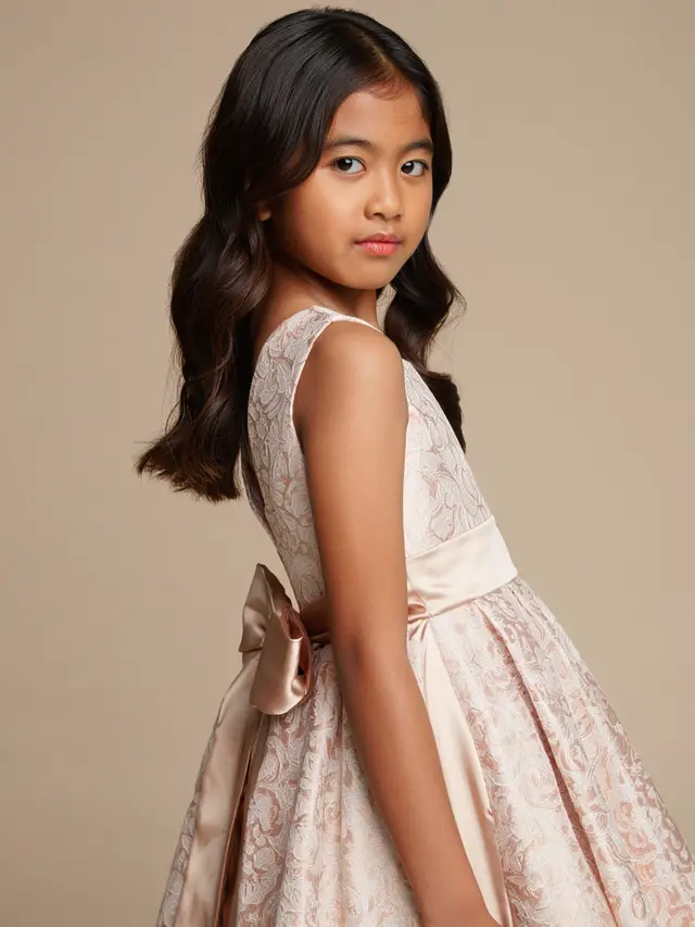 Model Baju Anak Brokat Kombinasi Satin