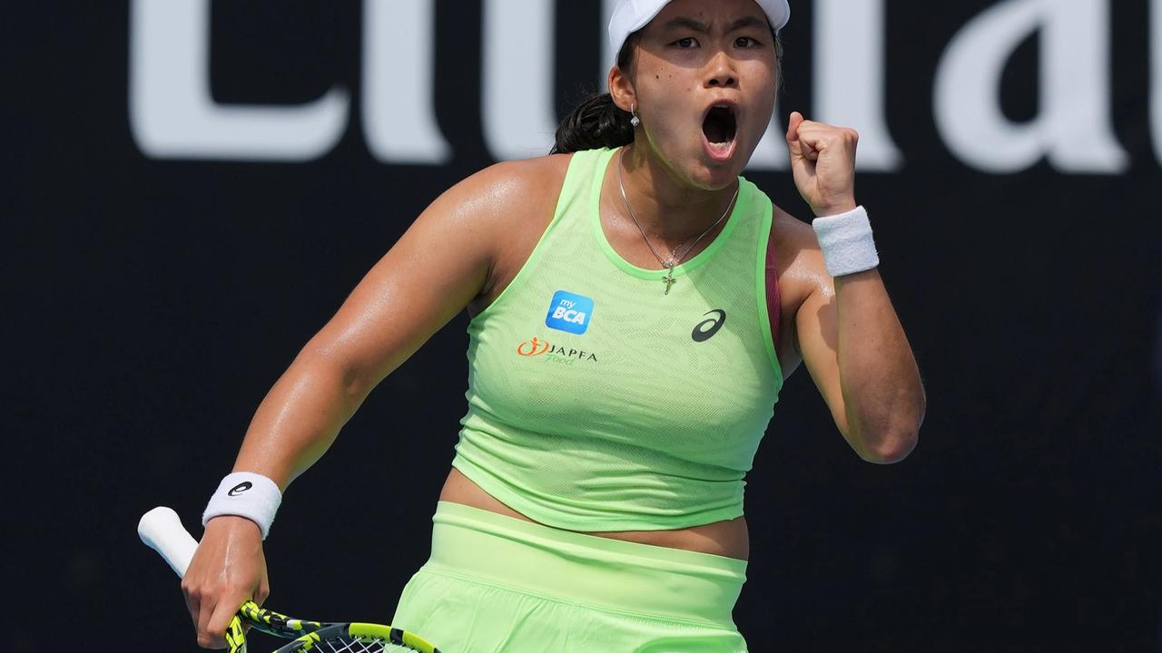 FOTO: Janice Tjen Singkirkan Unggulan Dunia di Australia Open 2026