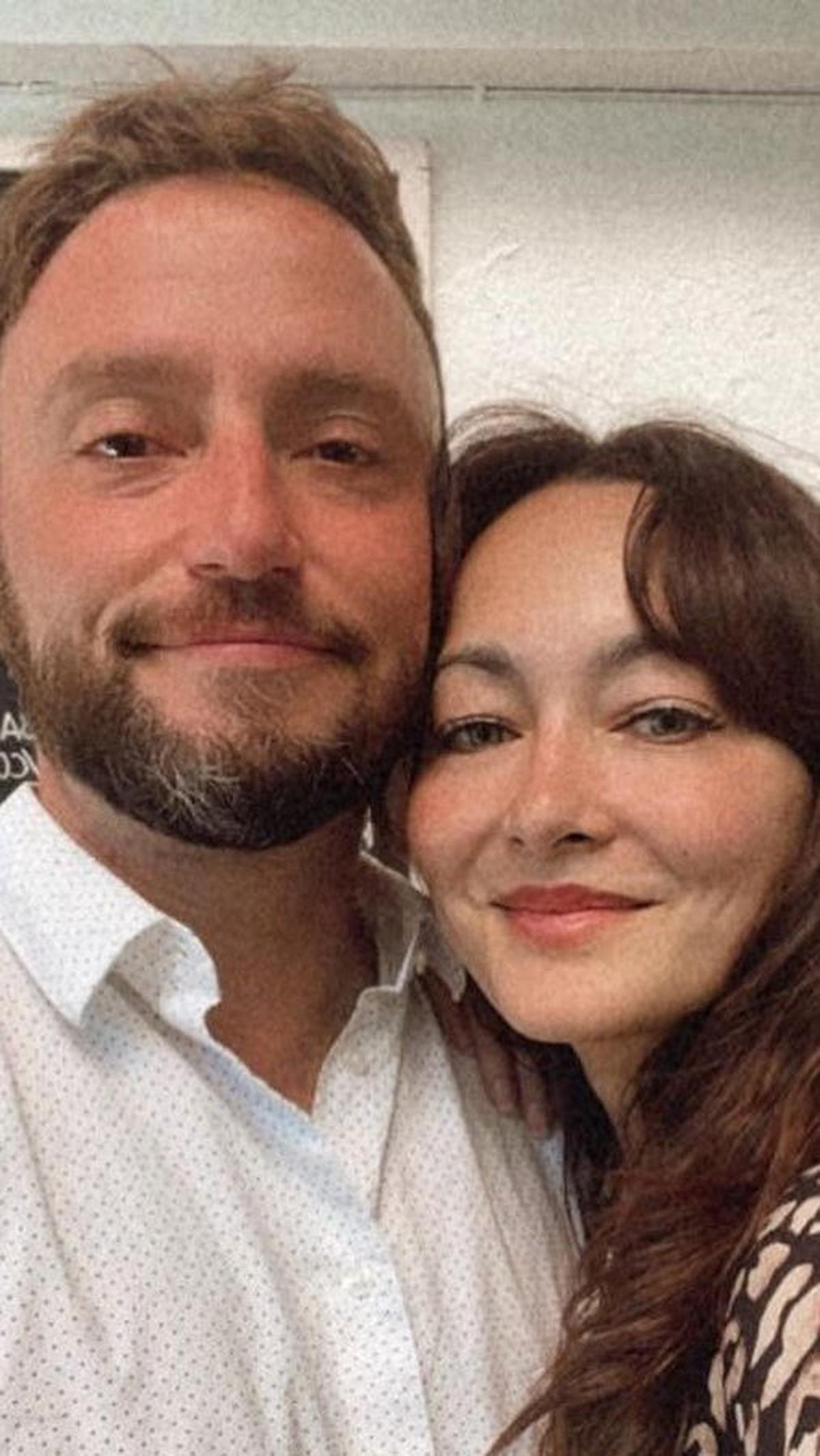 Hubungan Ethan dan Dewi sudah berlangsung sejak 6 tahun yang lalu. Melalui akun Instagram masing-masing, keduanya kerap membagikan momen romantis.