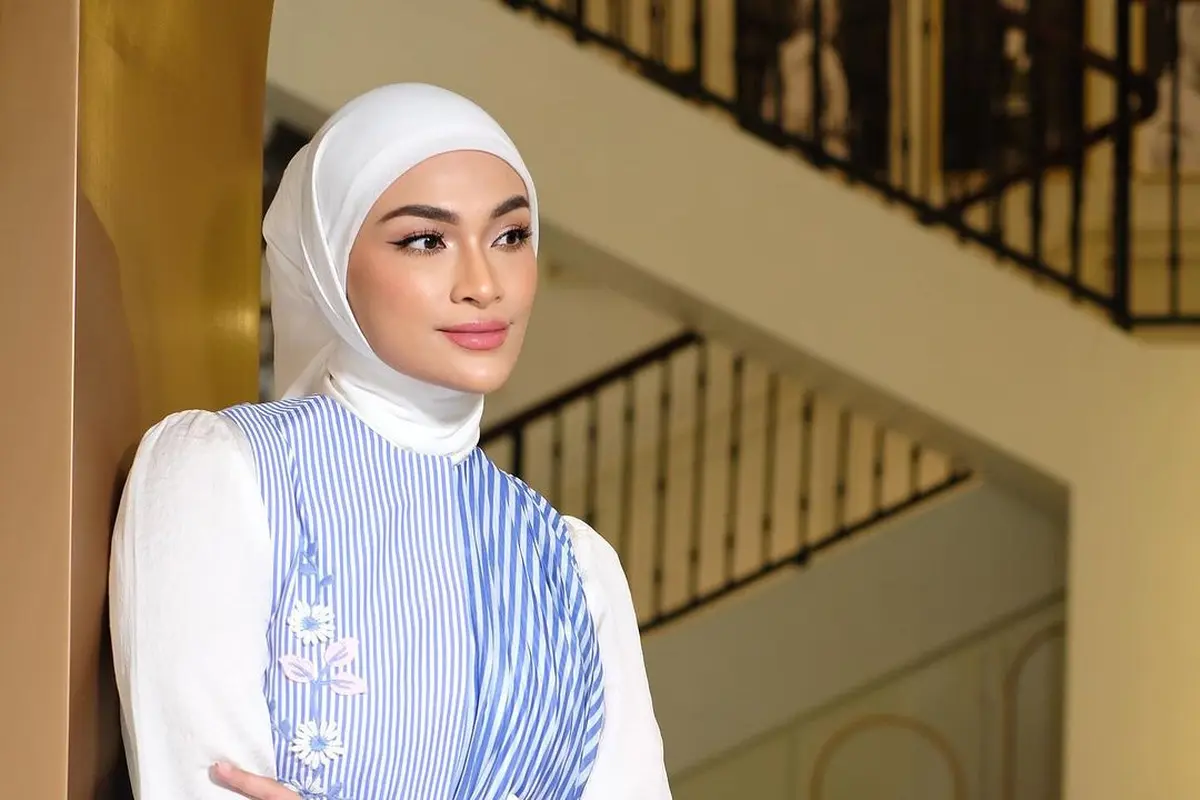 7 Potret Dapur Rumah Putri Zulkifli Hasan, Mewah dengan Aksen Krem dan Emas