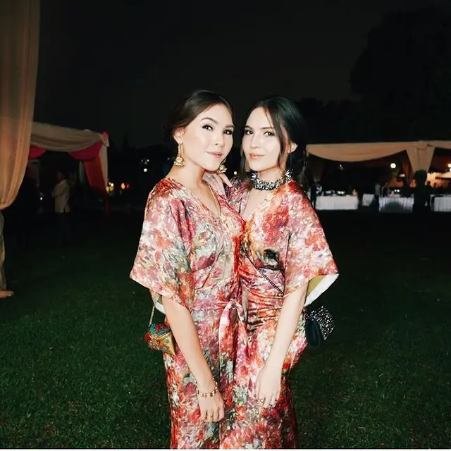 Potret kedekatan Olivia Jensen dengan kembaran