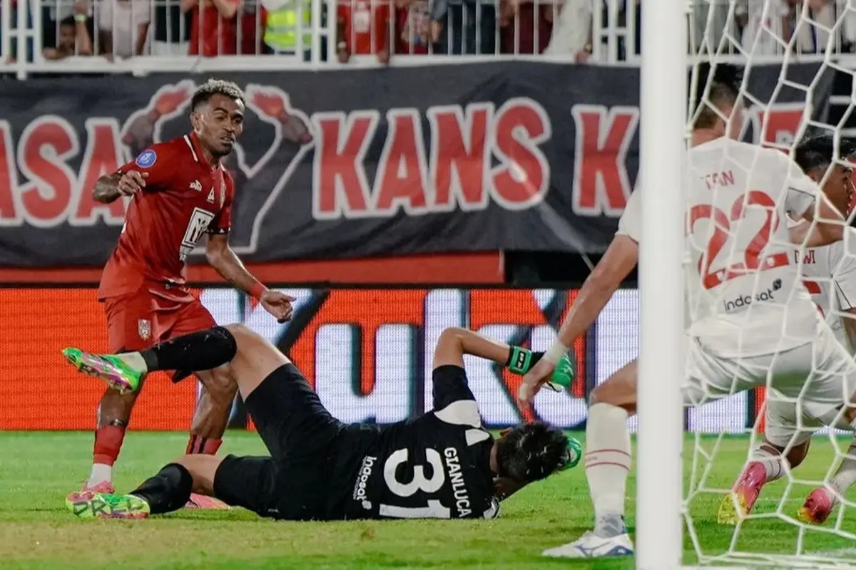 Yakob Sayuri - Malut United Vs Persis Solo di BRI Liga 1 2024/2025